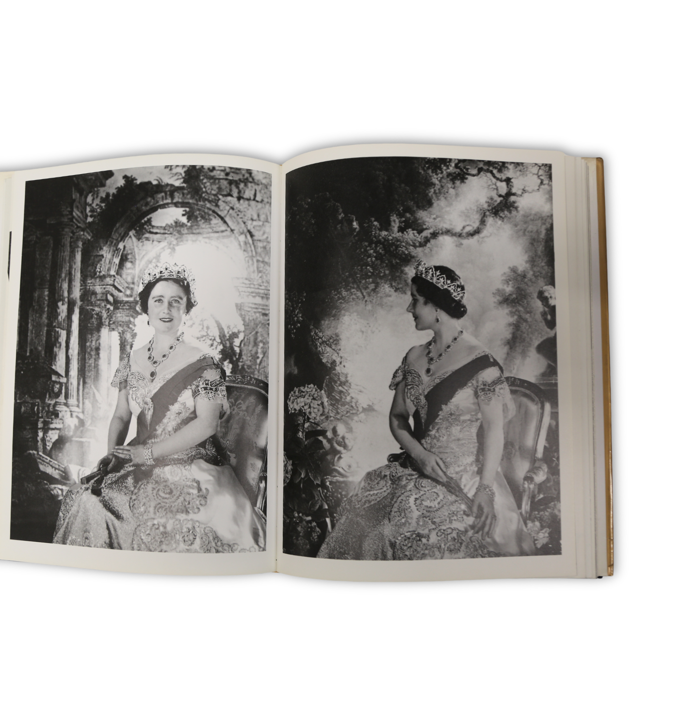 CECIL BEATON - THE ROYAL PORTRAITS